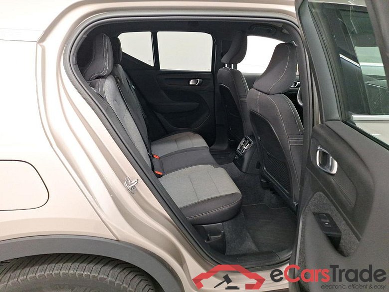 VOLVO XC40 1.5 T4 PHEV CORE DCT #6