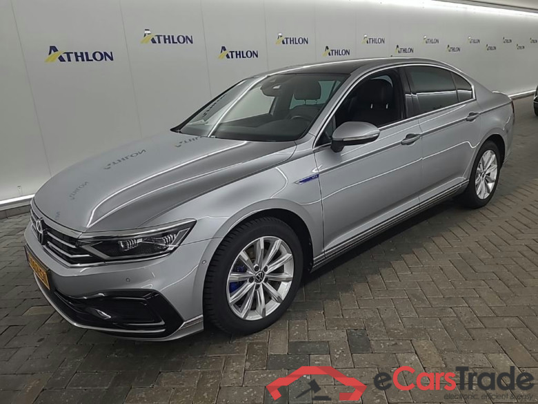 VOLKSWAGEN PASSAT 1.4 TSI PHEV 6-DSG GTE Business 4D 160kW #1