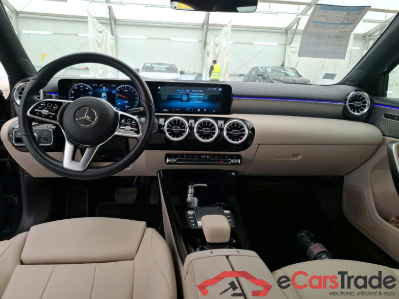 MERCEDES-BENZ Classe A Berline / 2018 / 4P / Berline A 250 e Progressive Line 8G-DCT #5