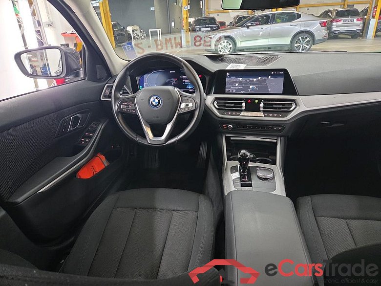BMW 330e Plug-In Hybrid Aut. LED-Xenon LC-Pro Navi Hi-Fi KeylessGo Camera Klima PDC ... #6