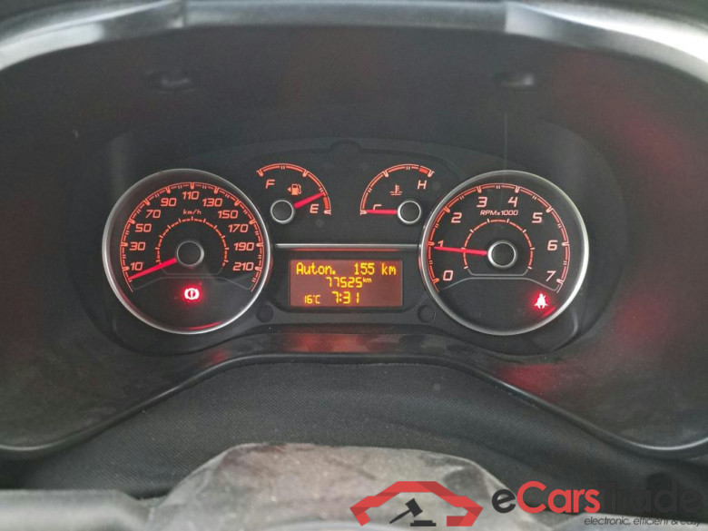 FIAT Doblò Cargo/2015/3P/furgón derivado de turismo Cargo Base 1.6 Mjet 66kW (90CV) #4