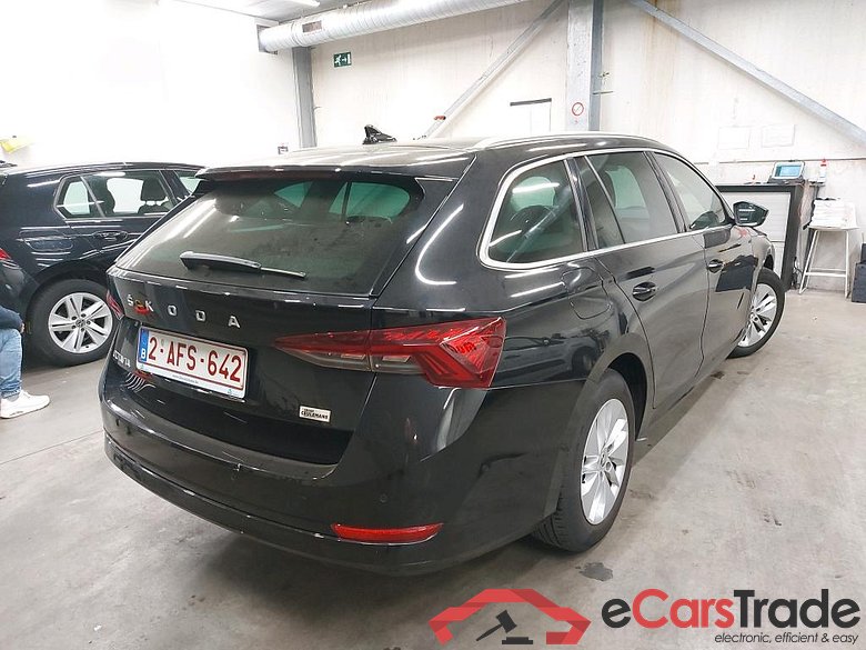SKODA - SKO OCTAVIA COMBI CRTDI 150PK DSG7 Ambition #2