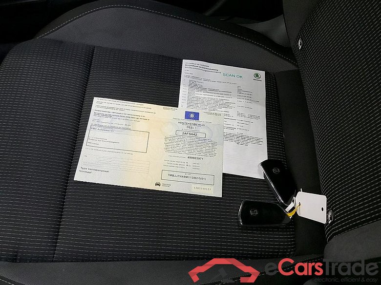 SKODA - SKO OCTAVIA COMBI CRTDI 150PK DSG7 Ambition #4