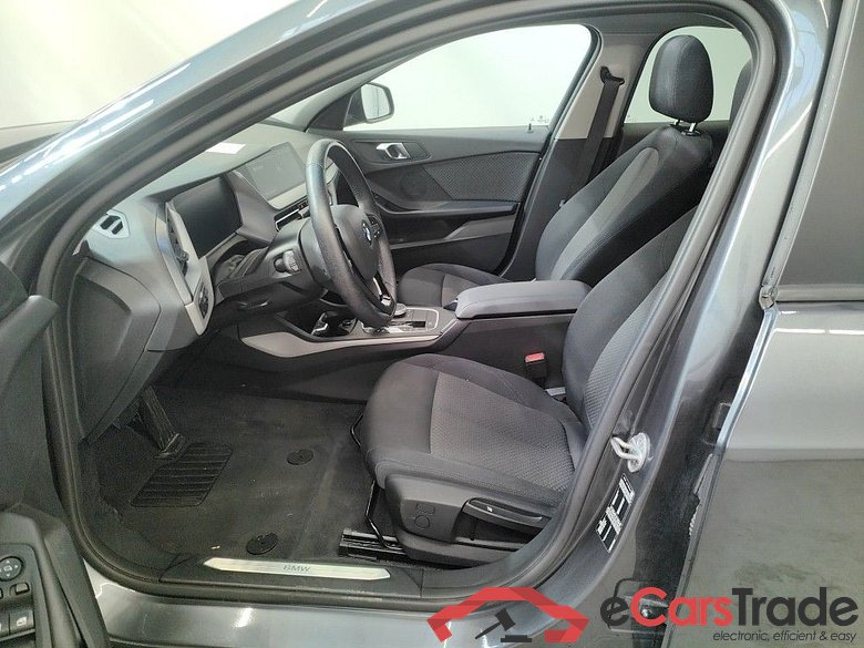 BMW 1 HATCH DIESEL - 2019 118 dA 150 (EU6AP) 5d #3