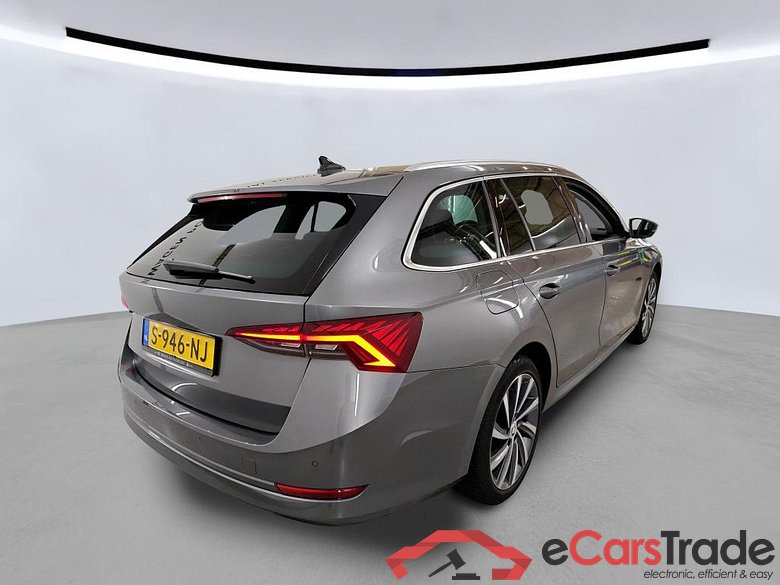 SKODA Octavia Combi 110 kW #5