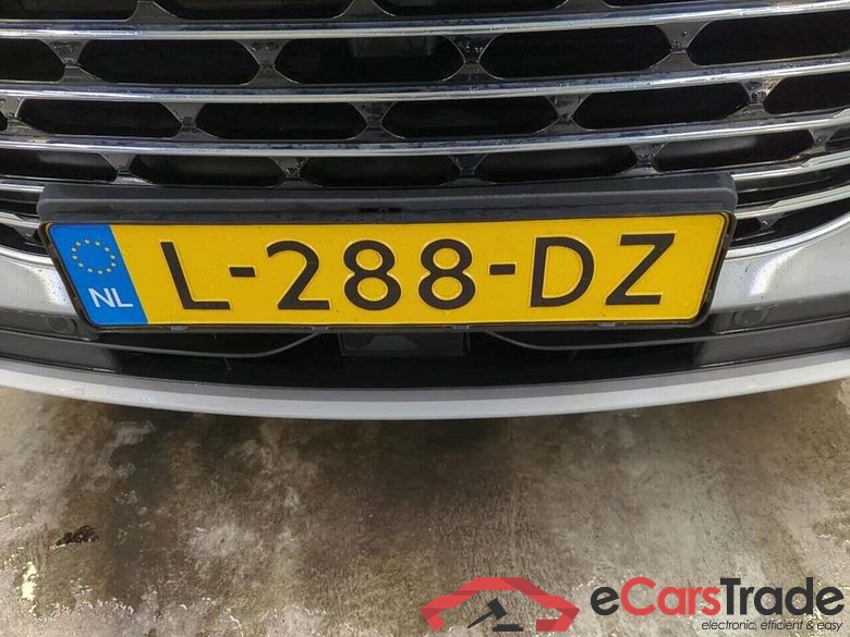 FORD KUGA 2.5 PHEV Titanium #4