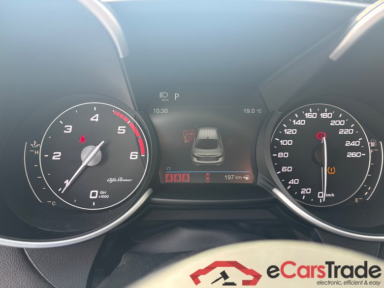 Alfa Romeo Giulia 2.2 MJD Super Aut. LED-Xenon KeylessGo Klima PDC ... #6