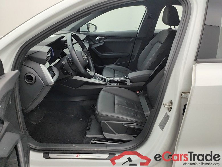 AUDI A3 SPORTBACK - 2020 35 TFSI 150 S line S tronic 5d #3