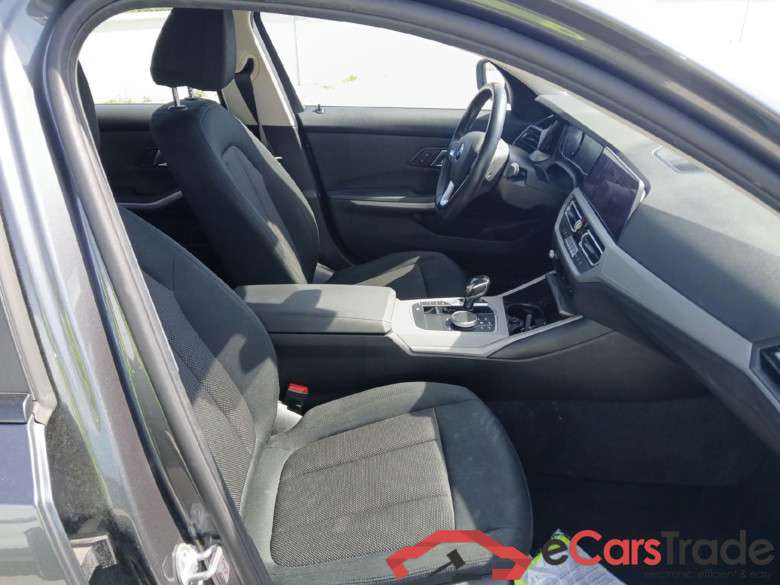 BMW Serie 3 / 2019 / 5P / familiar 318d Auto.Touring #6