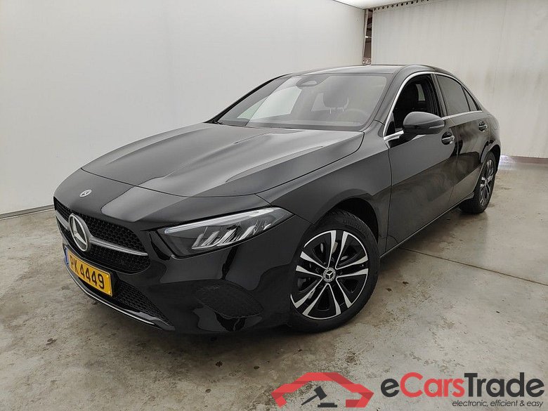 Mercedes-Benz Classe A Berline A 250 e Business Line DCT 4d #1