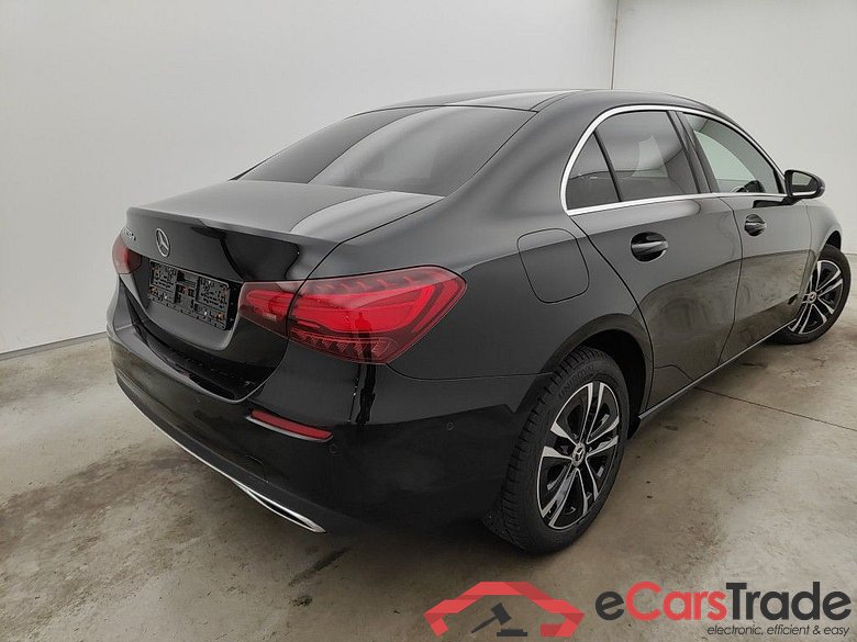 Mercedes-Benz Classe A Berline A 250 e Business Line DCT 4d #2