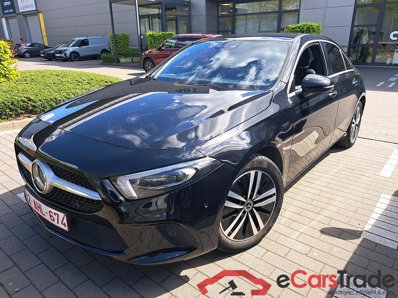 MERCEDES-BENZ A-Klasse 1.3 A 250 E BUSINESS SOLUTION DCT