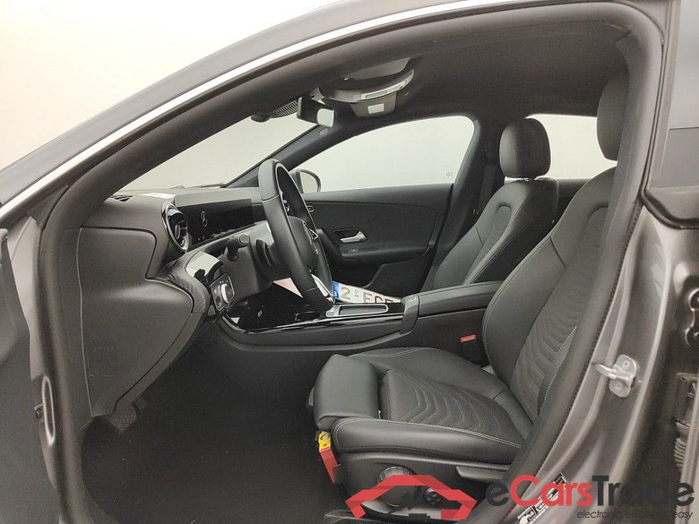 Mercedes-Benz CLA Shooting Brake CLA 200 Business Line 5d #3