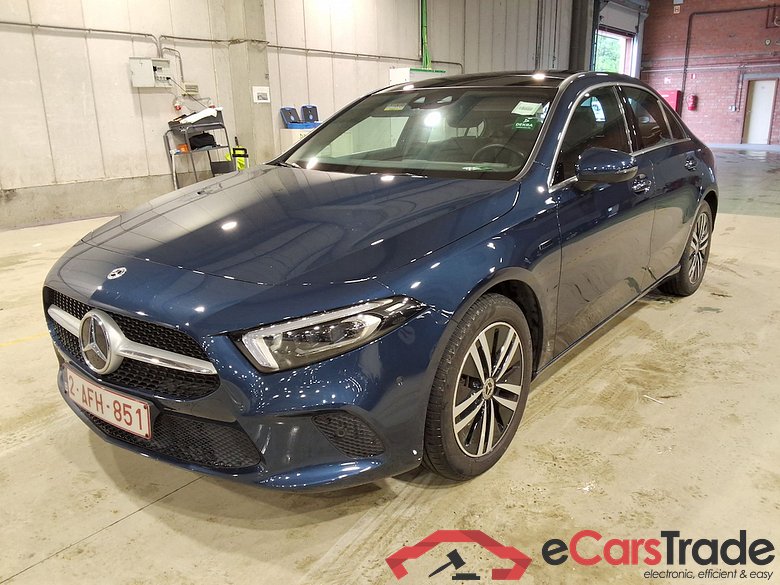 MERCEDES-BENZ A-CLASS LIMOUSINE 1.3 A 250 E BUSINESS SOLUTION DCT