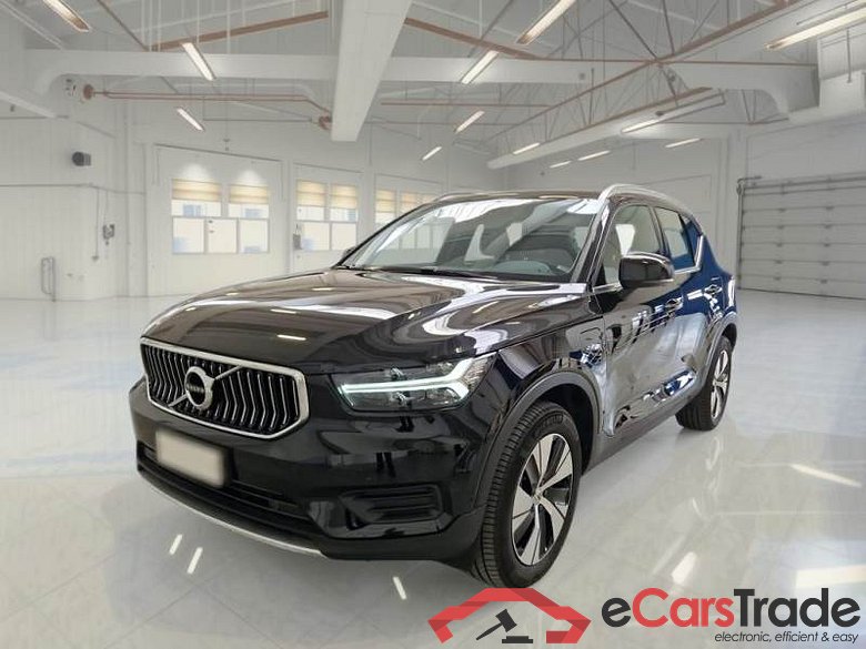 VOLVO XC40 / 2017 / 5P / SUV T4 PLUG-IN HYBRID AUTO RECH INSCRIP EXPR #1