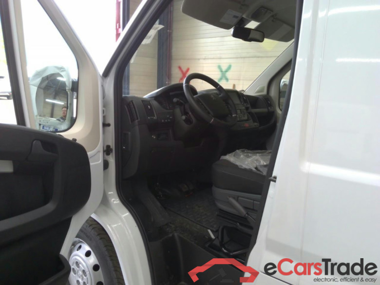 Peugeot Boxer L3H2 75 kWh Peugeot e-Boxer L3H2 75 kWh #5