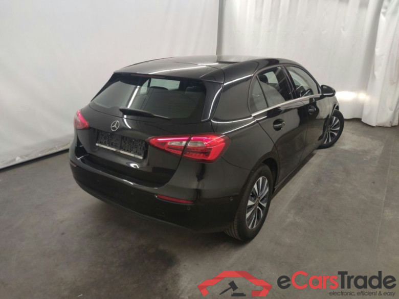 Mercedes-Benz A-Klasse A 180 d Business Solution Aut. 5d #2