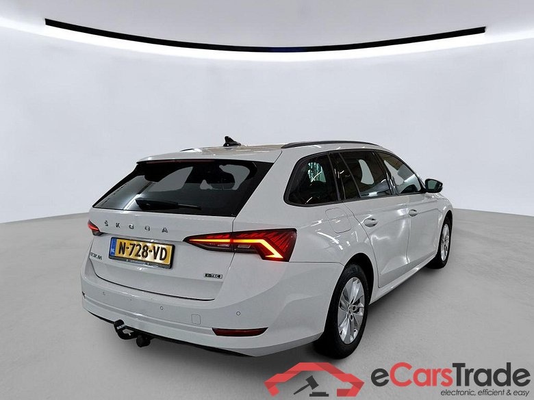 SKODA Octavia Combi 110 kW #6