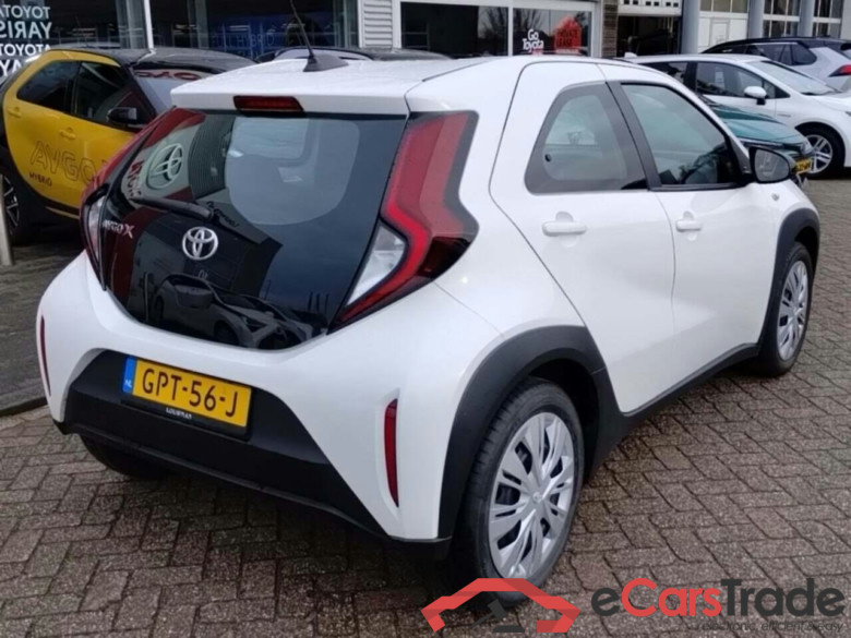 TOYOTA Aygo X 1.0 VVT-i MT Play #4
