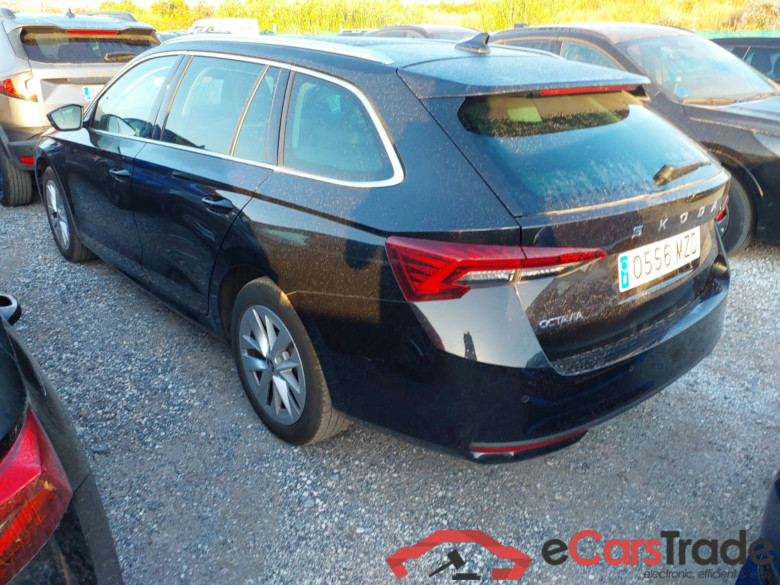SKODA Octavia 1.5 TSI 110kW (150CV) m-HEV DSG 7 vel. AutomÃ¡tico Combi Design(Pano-Roof + Winterpack) #2