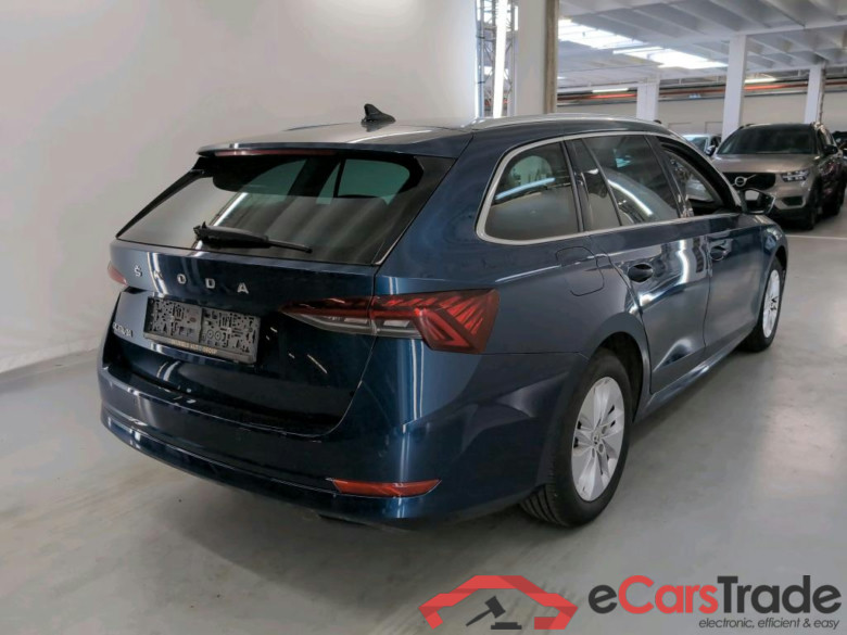 SKODA OCTAVIA COMBI 2.0 CRTDI 85KW DSG7 CLEVER #4