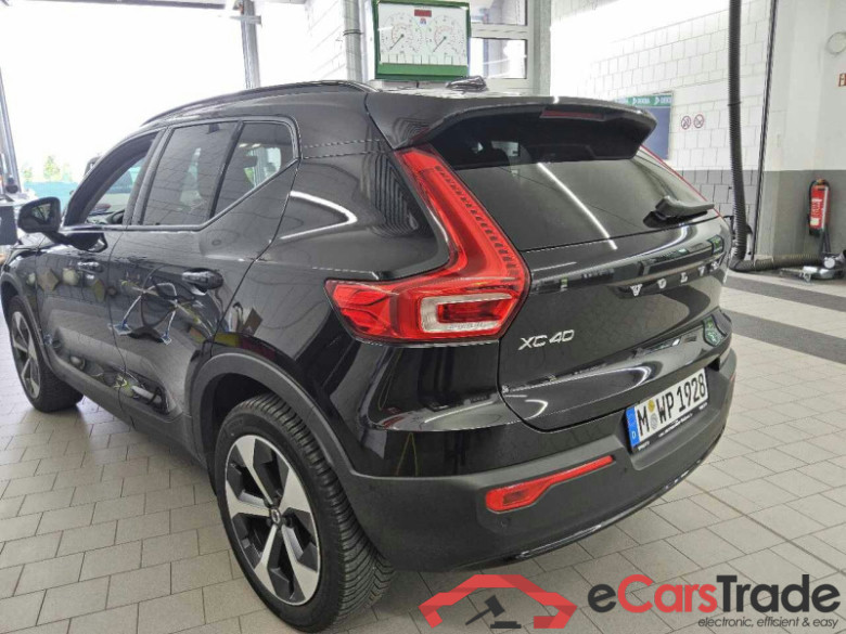 Volvo XC40 (2017->) DE - SUV5 B4 2WD EU6d, Plus Dark, (Facelift) 2022 - 2024 #4