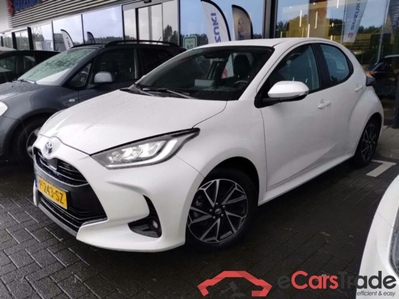 TOYOTA YARIS 1.5 Hybrid Dynamic #1