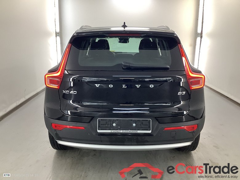 VOLVO XC40 2.0 B3 MHEV CORE DCT #5