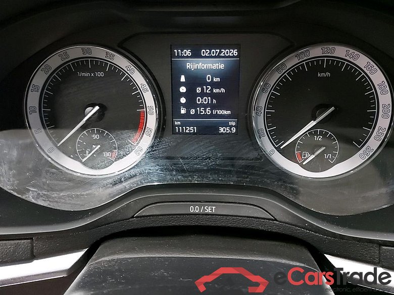 SKODA - SKO KAROQ CRTDI 115PK Clever With Climatic & Navigation & Heated Seats & Side Assist & Canton Sound & Park Sensors Front & Rear #5