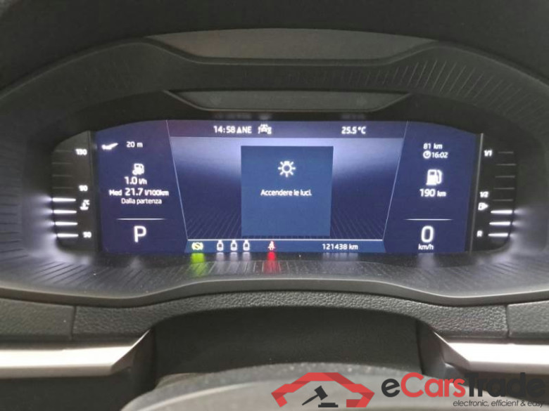 SKODA KAROQ / 2017 / 5P / SUV 2.0 TDI 85KW EVO SCR EXECUTIVE DSG #4