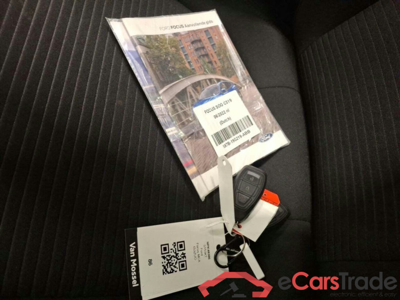 FORD FOCUS 1.0 EcoBoost Hybrid Titanium #6