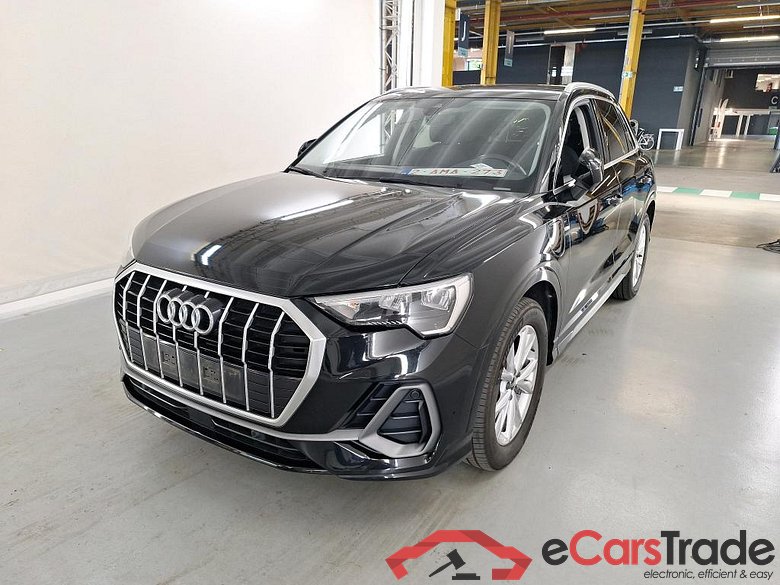 AUDI Q3 1.4 45 TFSI E S TRONIC S LINE