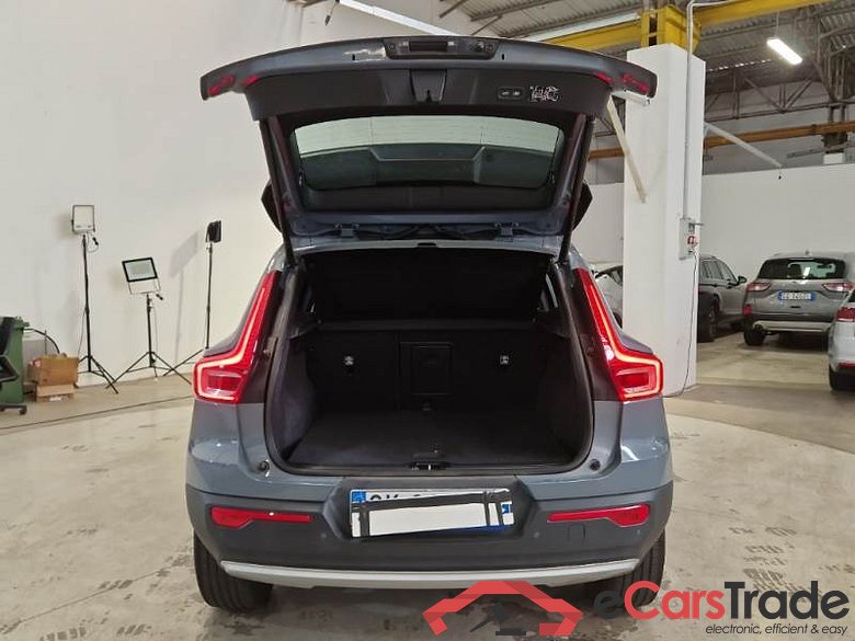 VOLVO XC40 / 2017 / 5P / SUV T3 AUTOMATICO MOMENTUM PRO #5