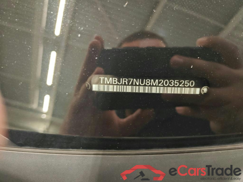 Skoda Karoq 1.5 TSI ACT Greentech DSG Buss Edition 5d #6
