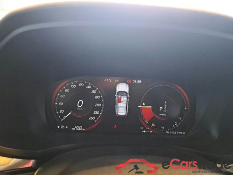VOLVO V60 / 2019 / 5P / STATION WAGON T6 PLUG-IN AWD AUTOM.INSCR.EXPR. #4