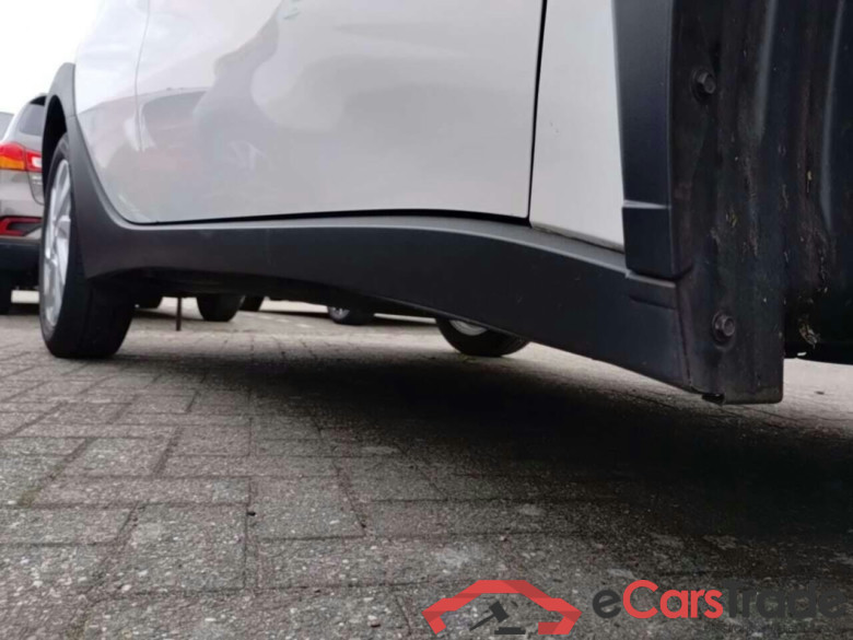 TOYOTA Aygo X 1.0 VVT-i MT first #2