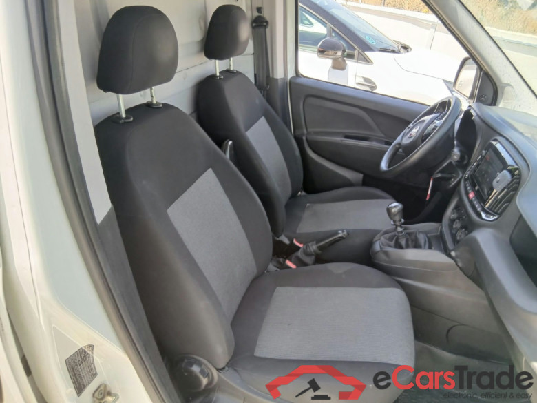 FIAT Doblò Cargo/2015/4P/furgón derivado de turismo Cargo SX 1.6 Mjet 66kW (90CV) (AC) #6