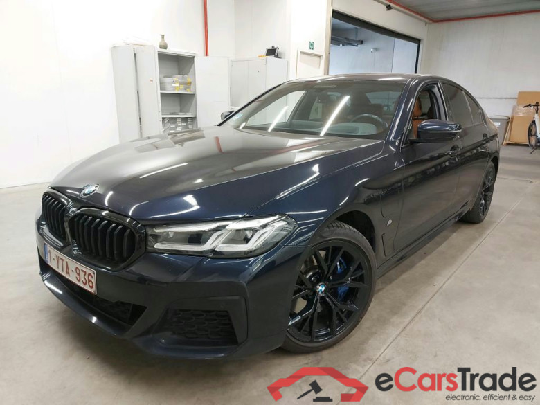 BMW - BMW 5 BERLINE 530e 292PK Business Edition M Sport Wit Dakota Sport Seats & Heated Front & Rear & Pack Innovation & Head Up & Comfort Plus & Safety & Driving Assistant Pro & Electric Sunroof  * HYBRID * #1