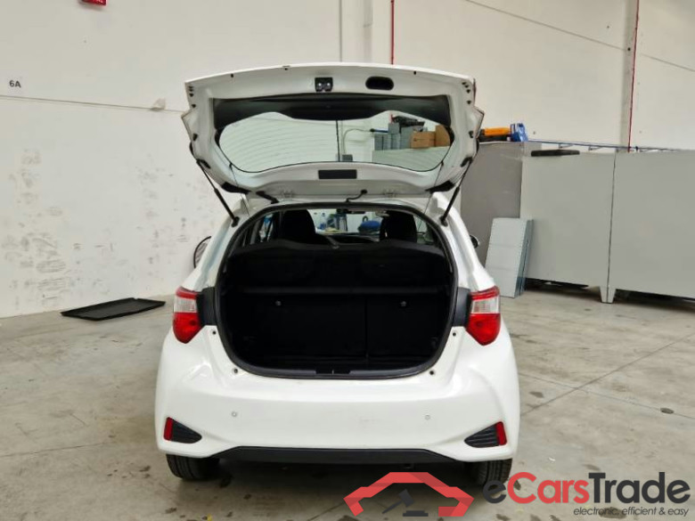 TOYOTA YARIS / 2017 / 5P / BERLINA 1.5 HYBRID BUSINESS #5