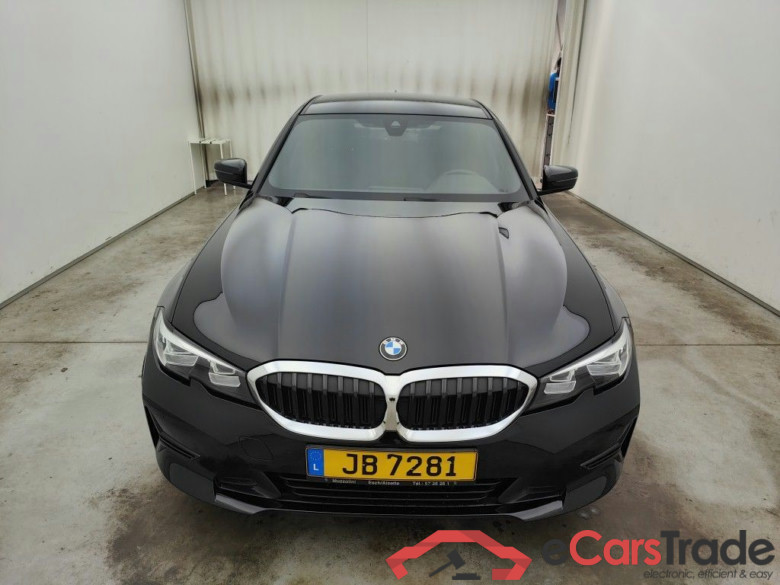 BMW 3 DIESEL - 2019 318 d 150 AdBlue (EU6d-TEMP) 4d #1