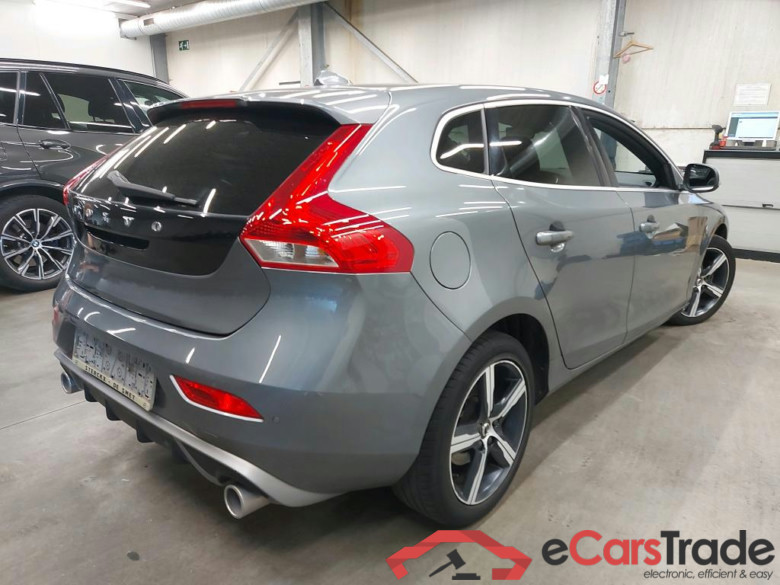 Volvo V40 2.0 T2 R-Design LED Navi Sport-Leather Klima PDC ... #2