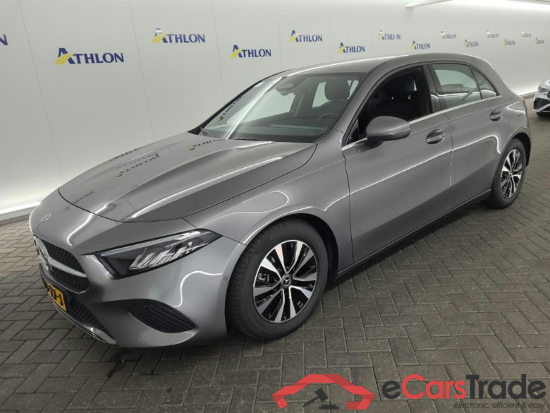 MERCEDES-BENZ A-klasse A 180 Business Solution 5D 100kW
