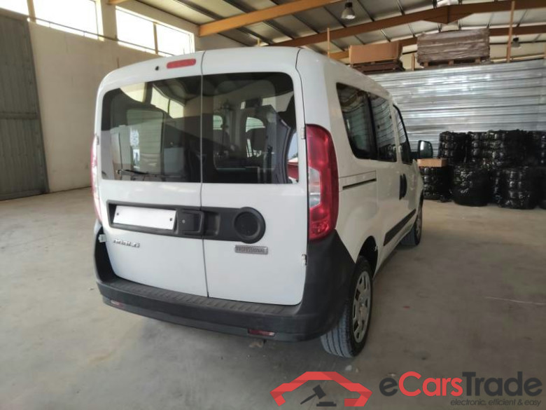 FIAT DOBLÒ CARGO / 2014 / 5P / COMBI CH1 EASY 1.6 MJET 120CV E6D N1 #2