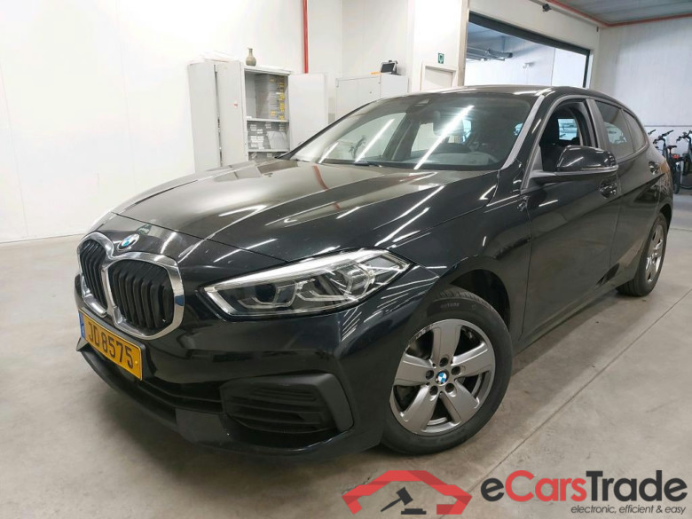BMW - BMW 1 HATCH 118dA 150PK Pack Business & Parking Assistant #1