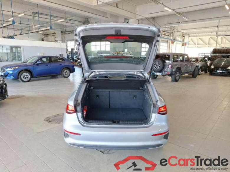 AUDI A3 / 2020 / 5P / BERLINA 40 TFSI E S TRONIC BUSINESS S.BACK #5