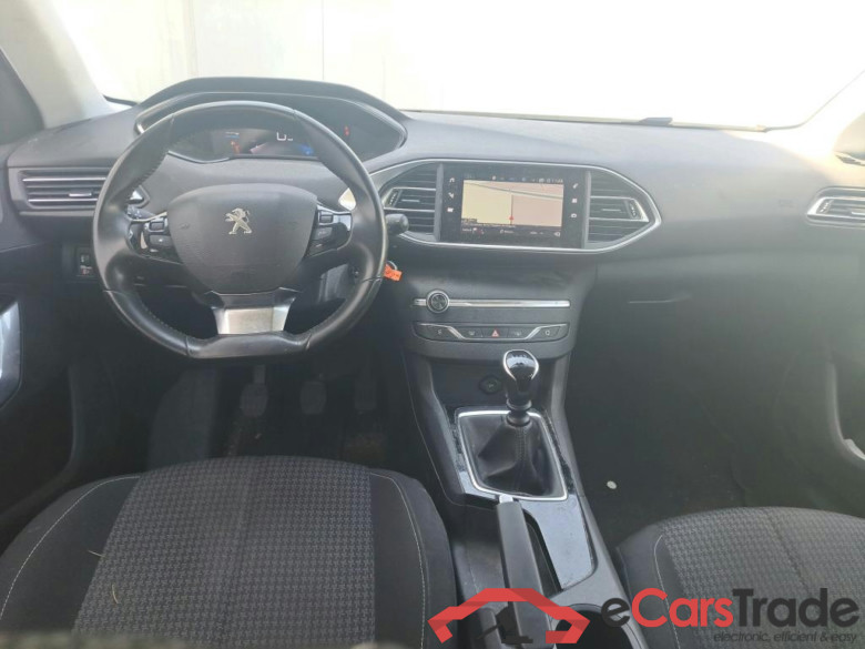PEUGEOT 308 / 2017 / 5P / berlina con portón 5p Active Pack PureTech 110 S&S (AC) #3
