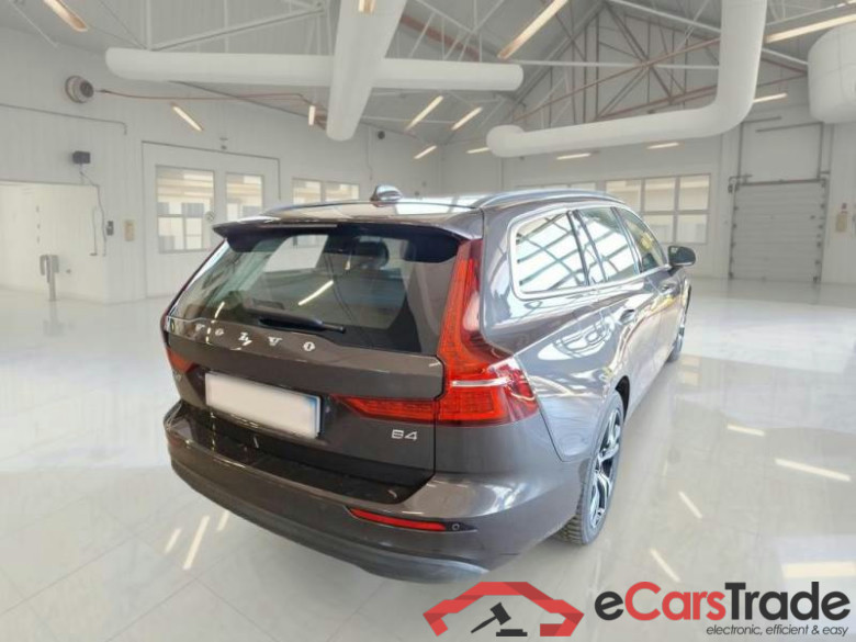 VOLVO V60 / 2019 / 5P / STATION WAGON B4 D AUTOM. CORE N1 #2