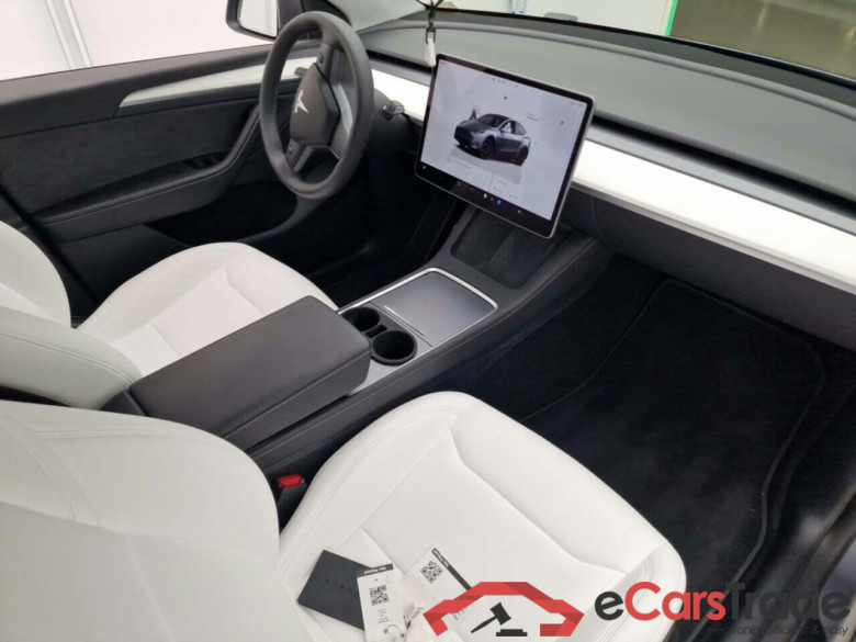 Tesla Model Y Performance DualMotor AutoPilo #3