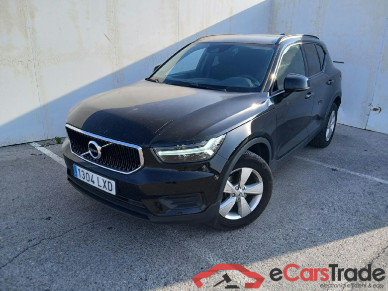 VOLVO XC40 / 2017 / 5P / todoterreno 1.5 T2 Momentum Core Auto #1
