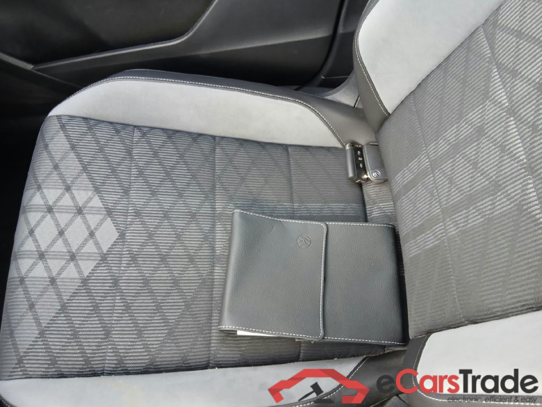 VOLKSWAGEN T-Roc / 2021 / 5P / todoterreno R-Line 1.5 TSI 110kW (150CV) DSG #5